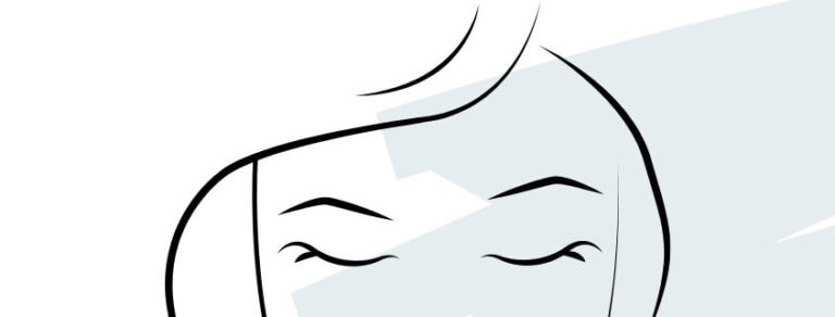 Nahaufnahme eines Patienten vor einer Augenlidstraffung, Fokus auf die Augenpartie.